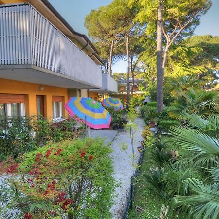 Residence Villa Laura Lignano Sabbiadoro Exterior foto